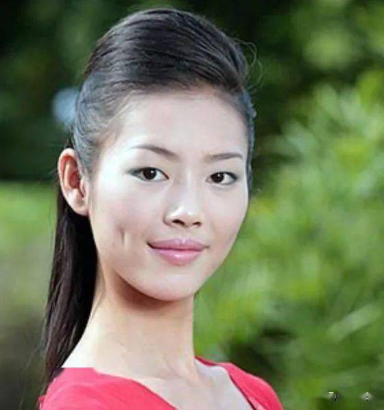 乖乖女超模刘雯的两段火爆绯闻