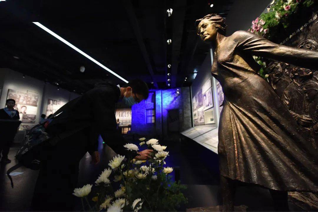 5月14日是国际友人明妮·魏特琳的忌日,金陵中学的准留学生们满怀深情