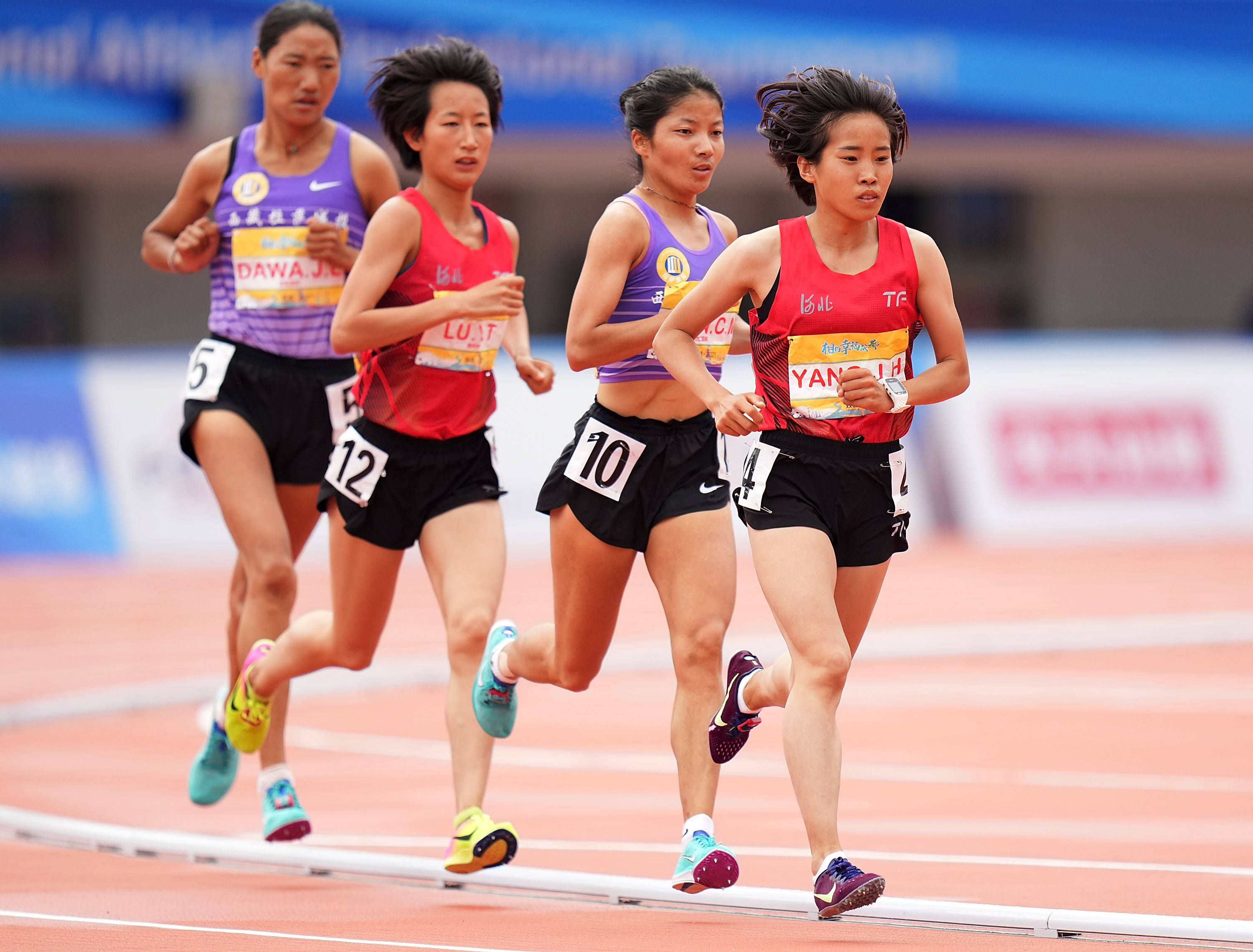 田径相约幸福成都田径邀请赛女子10000米决赛赛况
