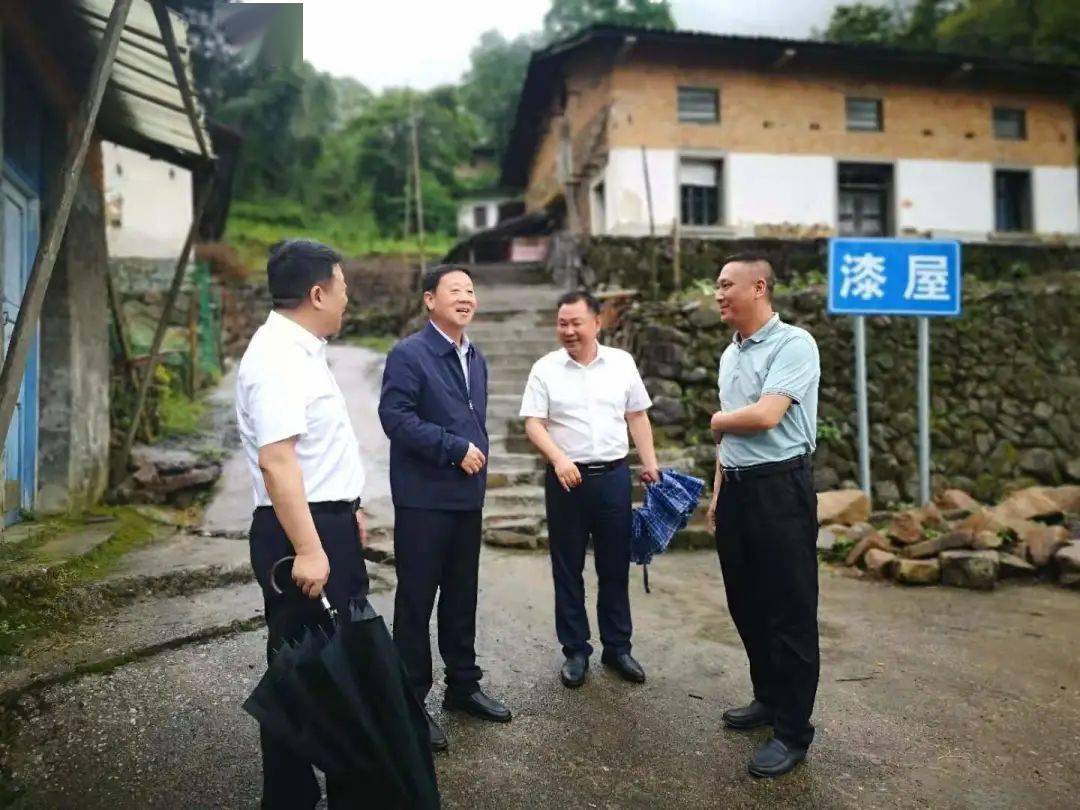 余接成来广丰区调研指导乡镇人大预决算审查监督工作