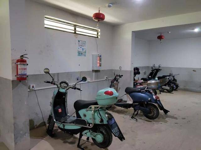 电动车想进电梯没门