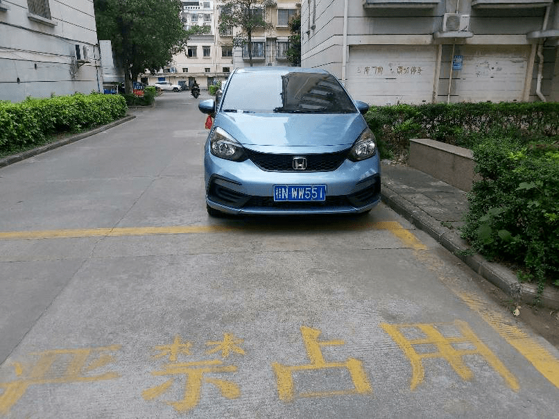 曝光台 | 继续曝光小区违停车辆,这期10辆!