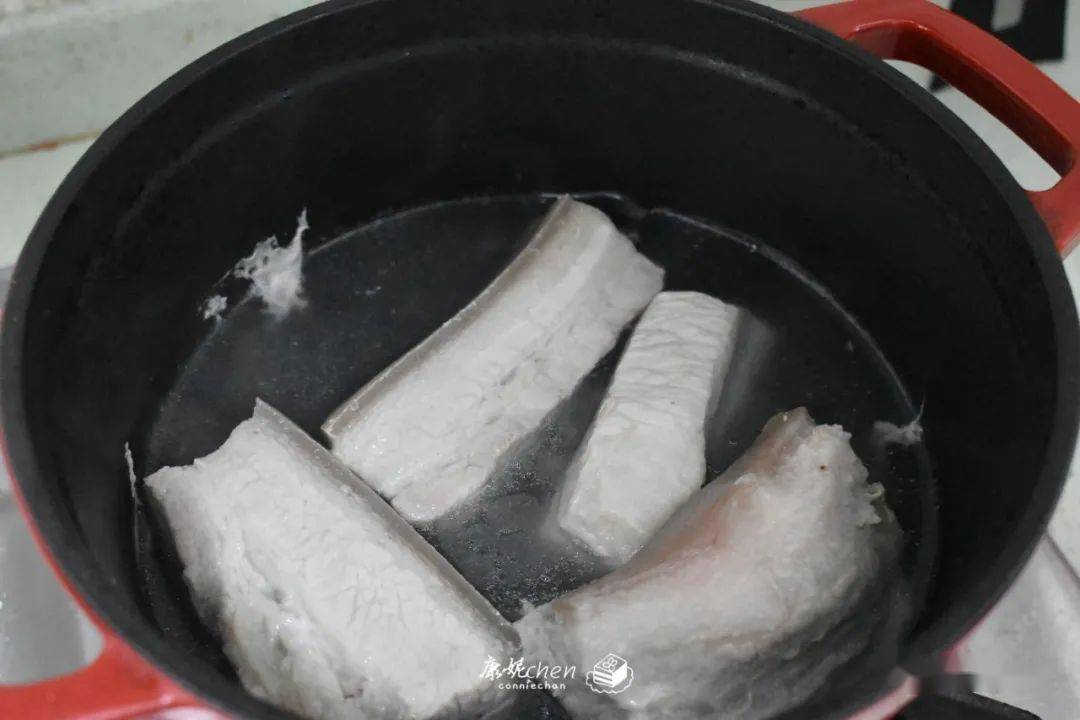 蔬菜|夏天用它炖肉鲜香入味，滑嫩不油腻，越吃越香，一锅不吃光不罢休