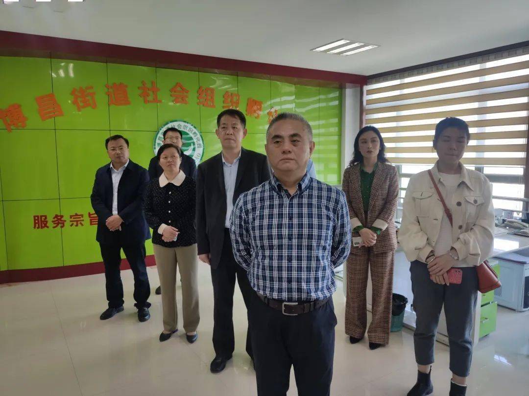 民政部《乡镇论坛》杂志社社长陈日发来滨州调研