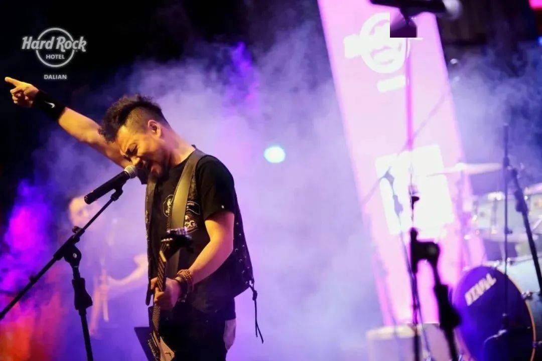 lizard-蜥蜴先生乐队成立于2018年,乐队风格横跨硬摇滚与激流金属,四