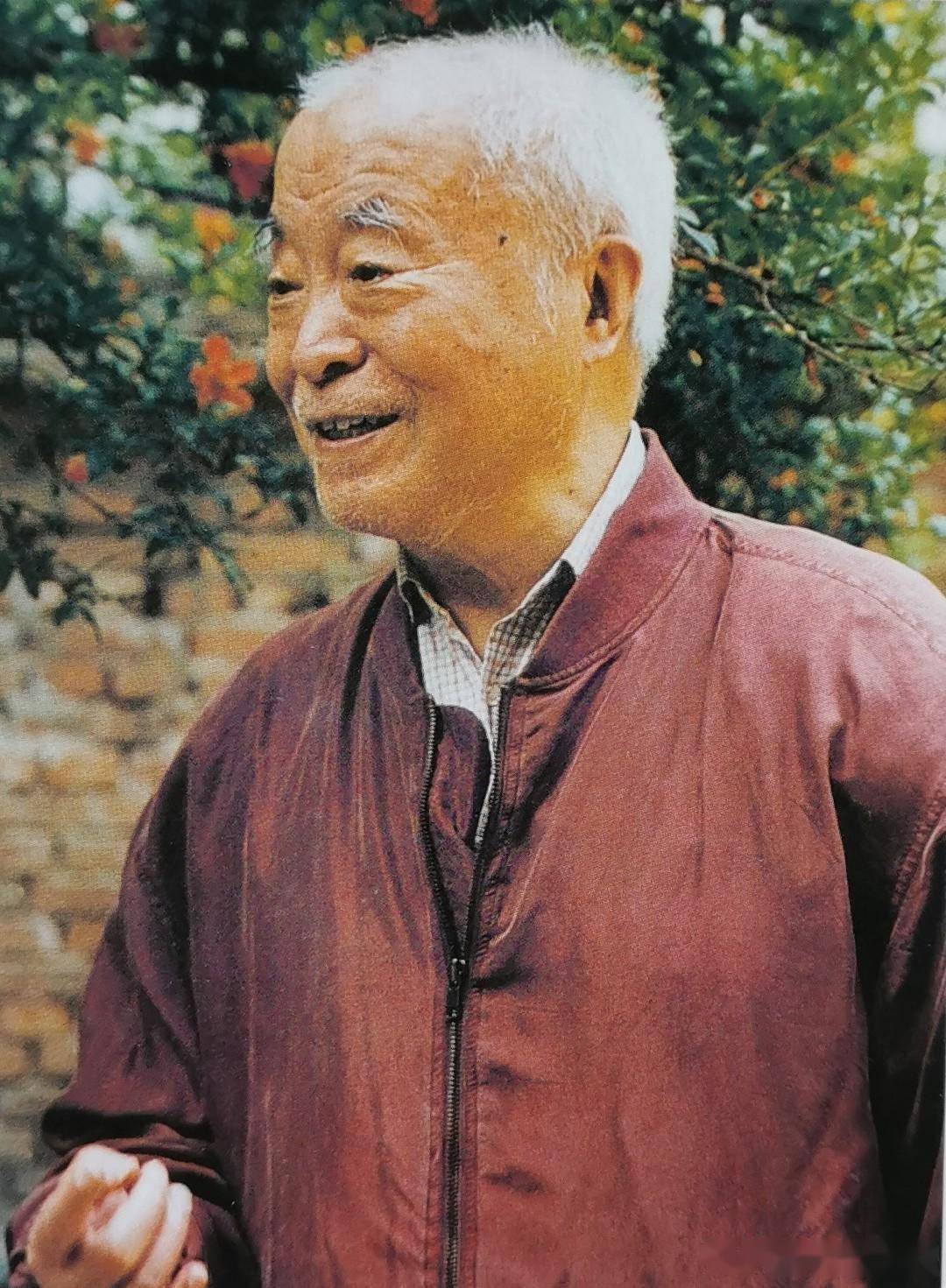 黑板下的教育——读张政烺，想教育界