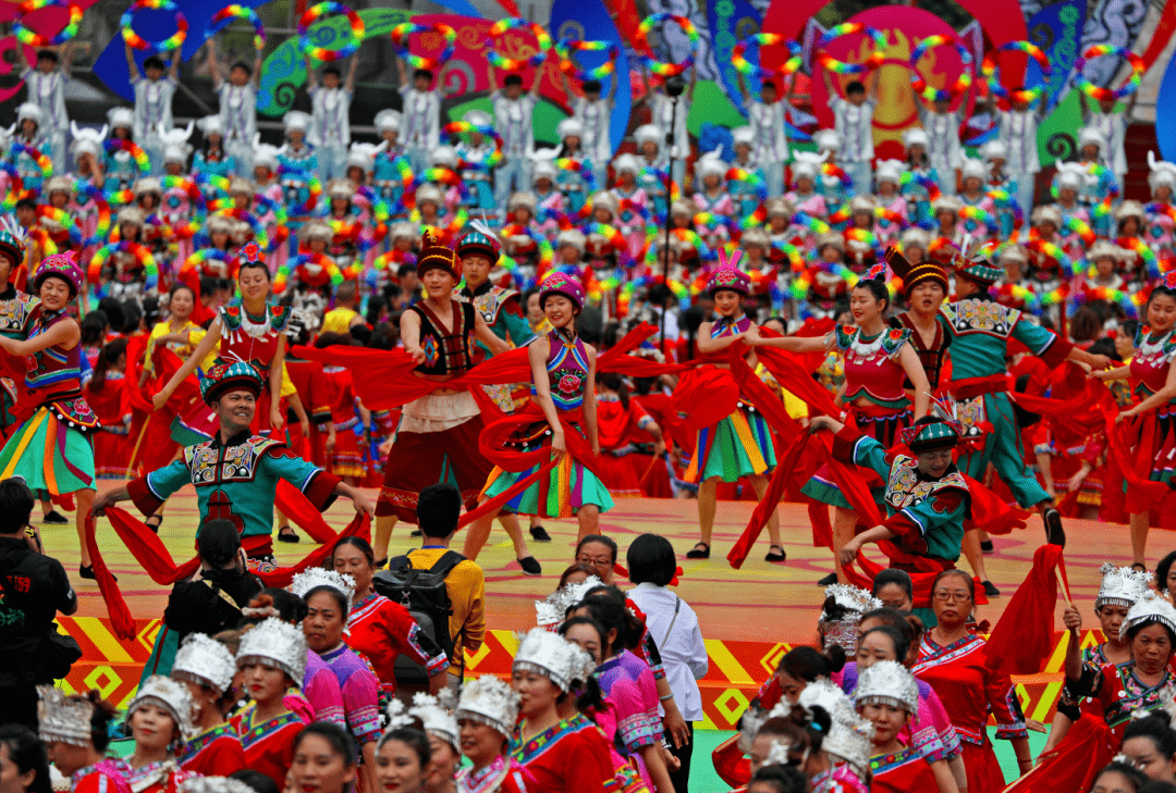 2021第十届中国乌江苗族踩花山节在彭水开幕