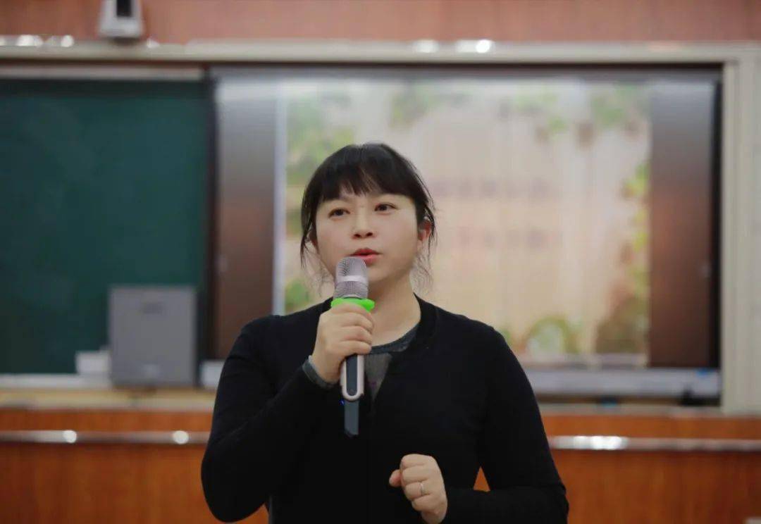 徐莉莉:以阅读之名,向光而行 | 年度点灯人故事