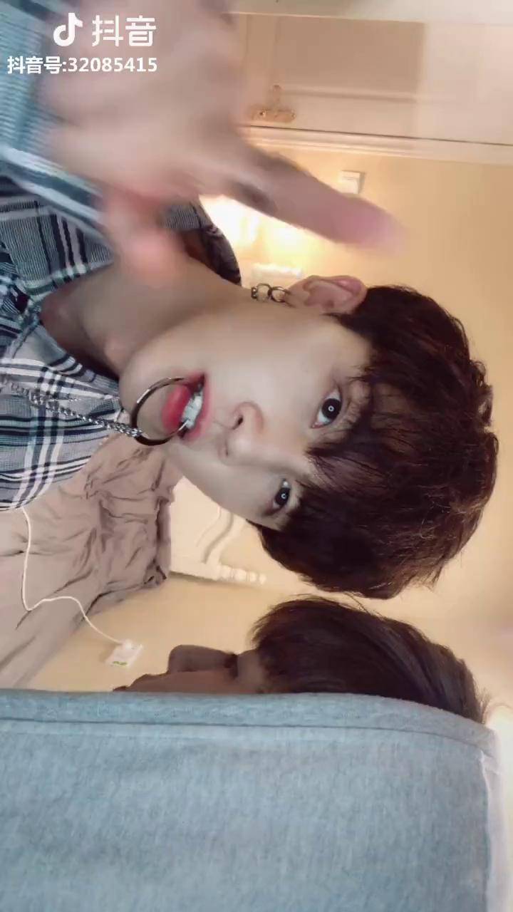 罗浩宁在后面好像戏蛮多