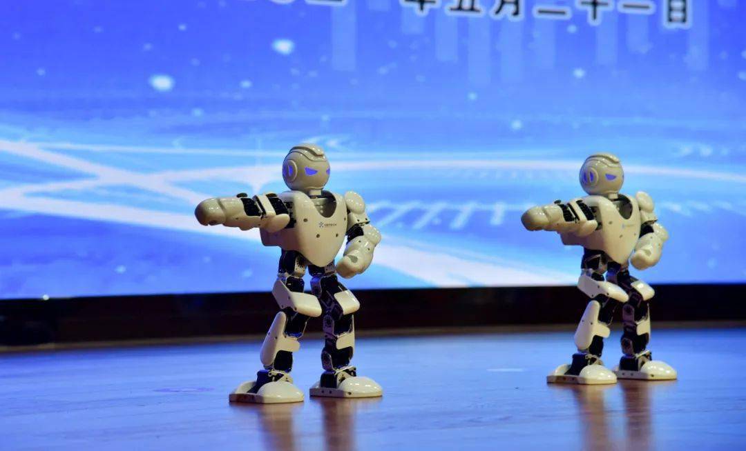 云阳举行科技活动周启动仪式,"小发明家"们来领奖啦!