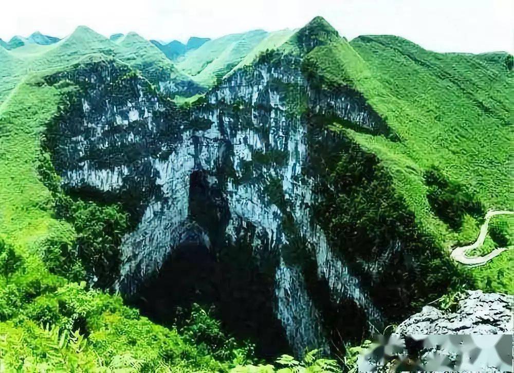 【純玩 大特惠】5月22日 樂業雲海天舟,大石圍天坑,凌雲浩坤湖純玩二