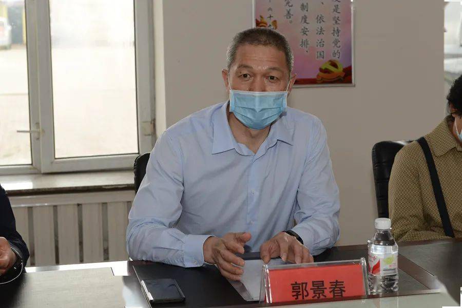 会上,郭景春对延河镇代表联络站工作给予肯定的同时提出了几点要求:一