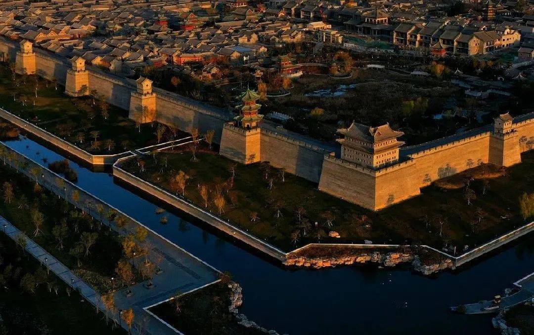 唐代时,李渊父子在此起义,太原因此成为北都,以其繁华富庶,与长安