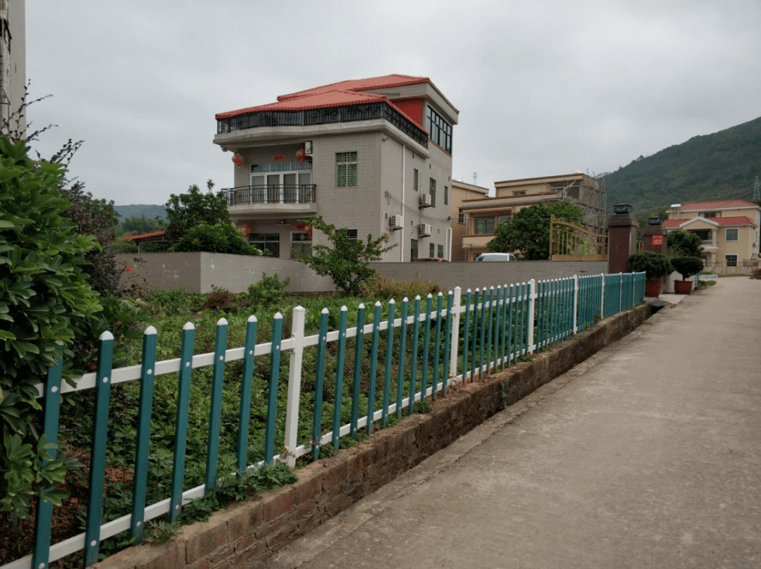 赞义容镇三举措助力乡村颜值再提升