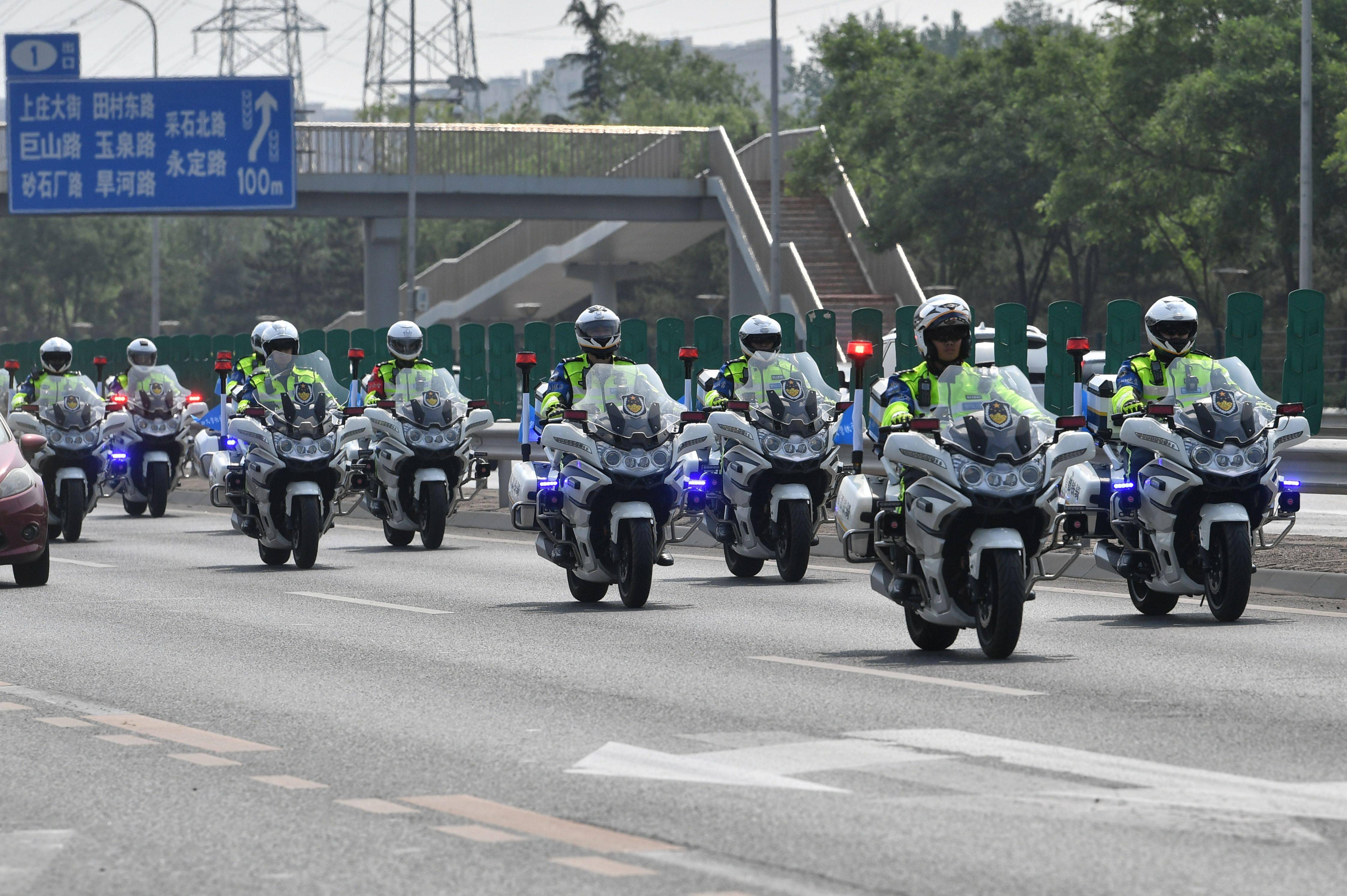 北京交警铁骑图片