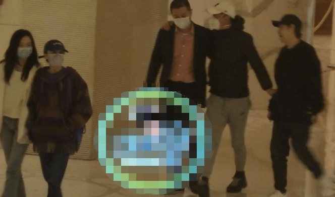 李亚鹏近照发福头顶稀疏,饭后用手擦嘴太豪迈