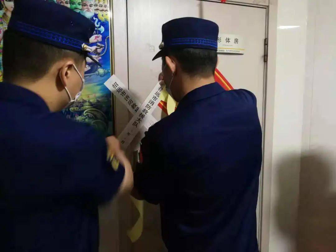 三位少爷被大哥家法处置大哥我错了褪裤请责 自媒体热点
