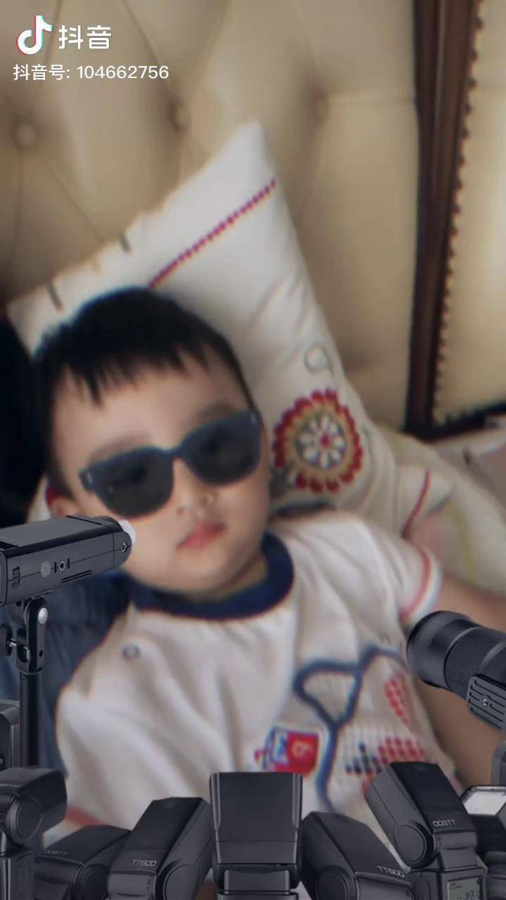 这条街最亮的仔小当当每天都这么快乐阿爆静宜夫妇当当的奶奶