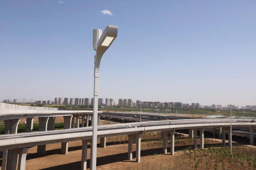 省电视台新闻联播带你探访京雄高速 开门红