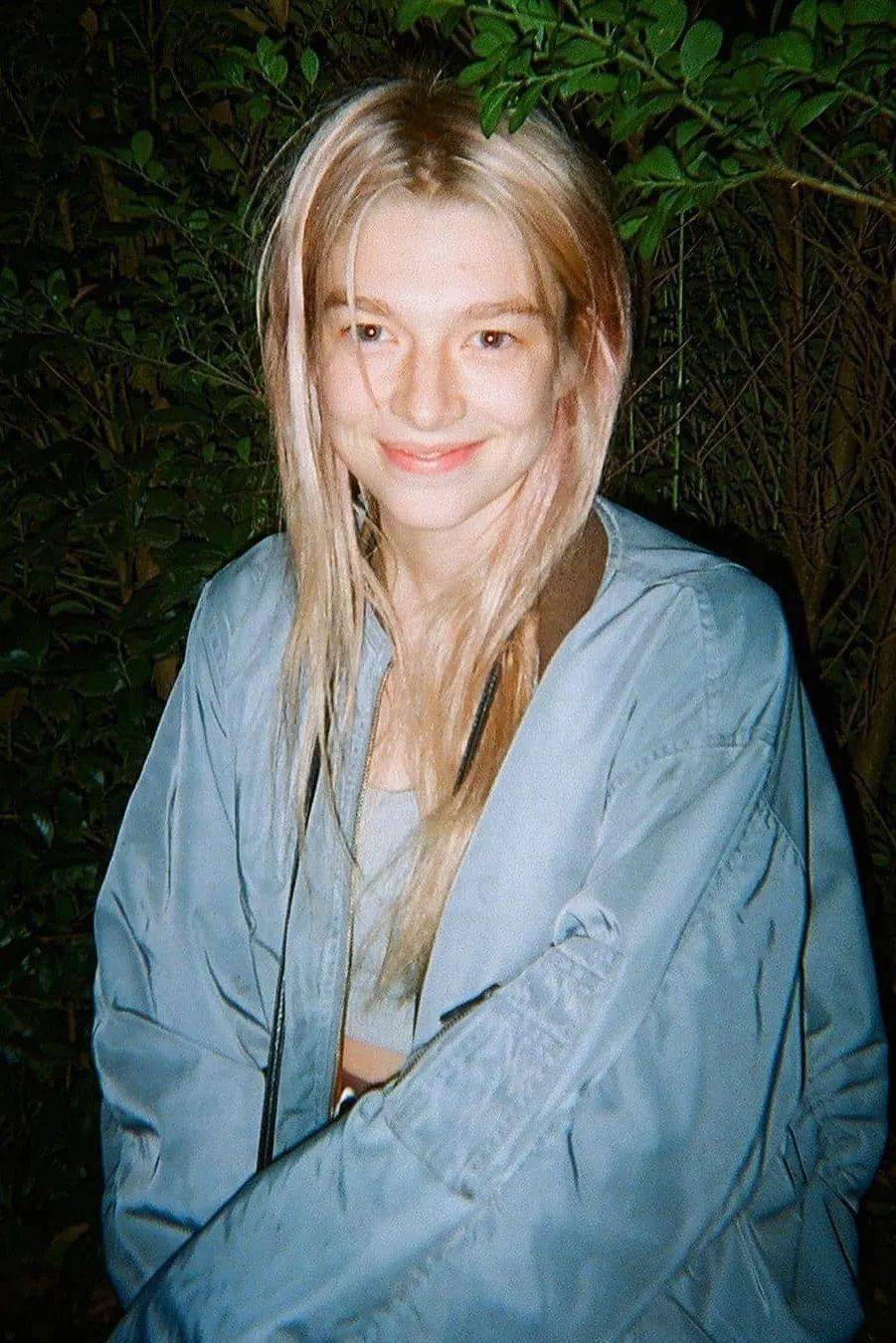 其实能将角色演的如此出神入化,与hunter schafer个人经历也有关系