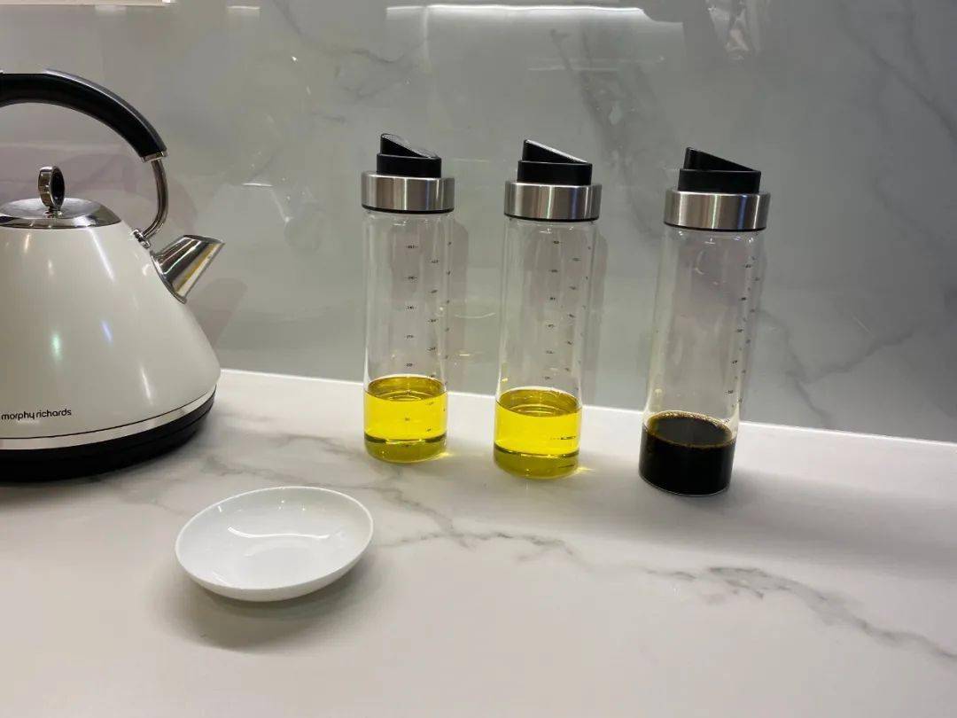 可以用什么做油壶 1bf87b5e24f345eca9c14ad3af487dae.jpeg