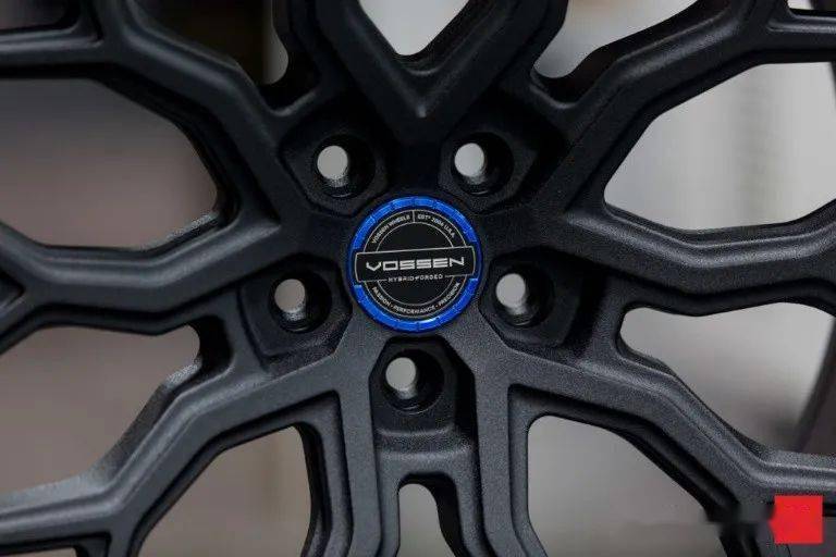 y幅侵略感美国vossenhf2混锻轮圈性能车豪华suv适配酷乐汽车