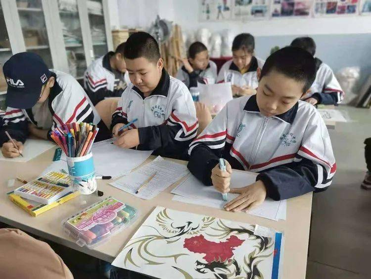 阳光心语快乐成长南岔县第一中学