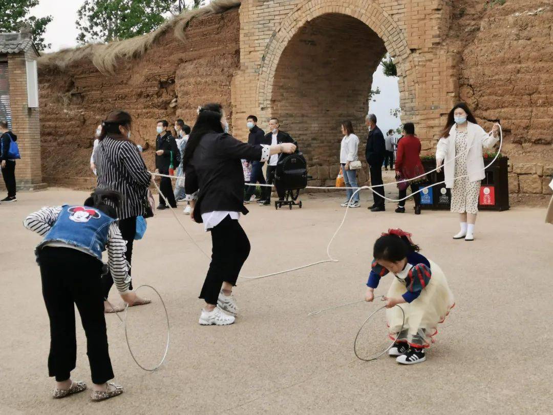 等 兒時遊戲 大朋友,小朋友一起參與其中 時光留聲牆 在聲音博物館