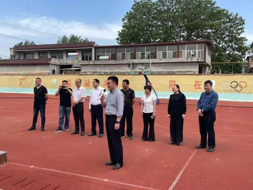 曲阜市工商联商贸城商会开展爱心助学活动