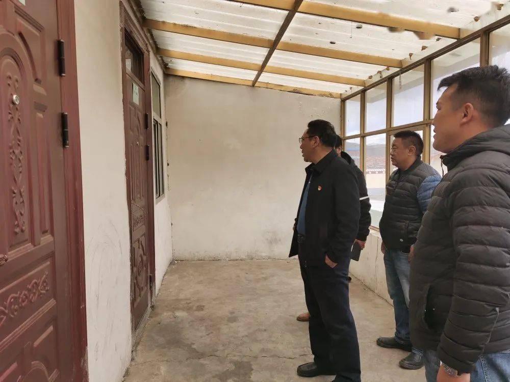 县长周洛赴特合土,桑日麻两乡实地指导地震灾情摸排工作