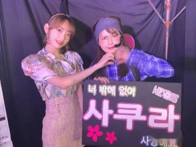 她的舞台表演激怒韩国网友 认为这是在嘲笑他们 咲良 她的舞台表演激怒韩国网友 认为这是在嘲笑他们 咲良