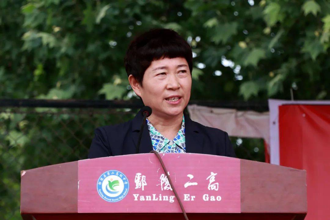 县二高校长王洪英及校级领导,马坊一中校长,大马初级中学校长,南坞