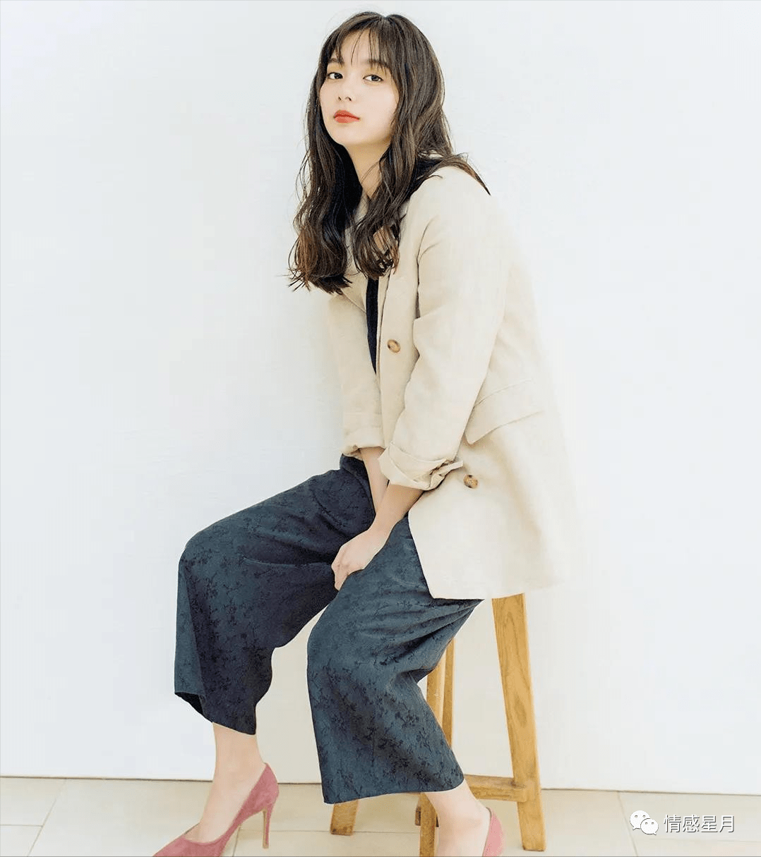 女人怎么打扮看起来年轻 810f7ed749794584b5e28d36fe0738ac.png