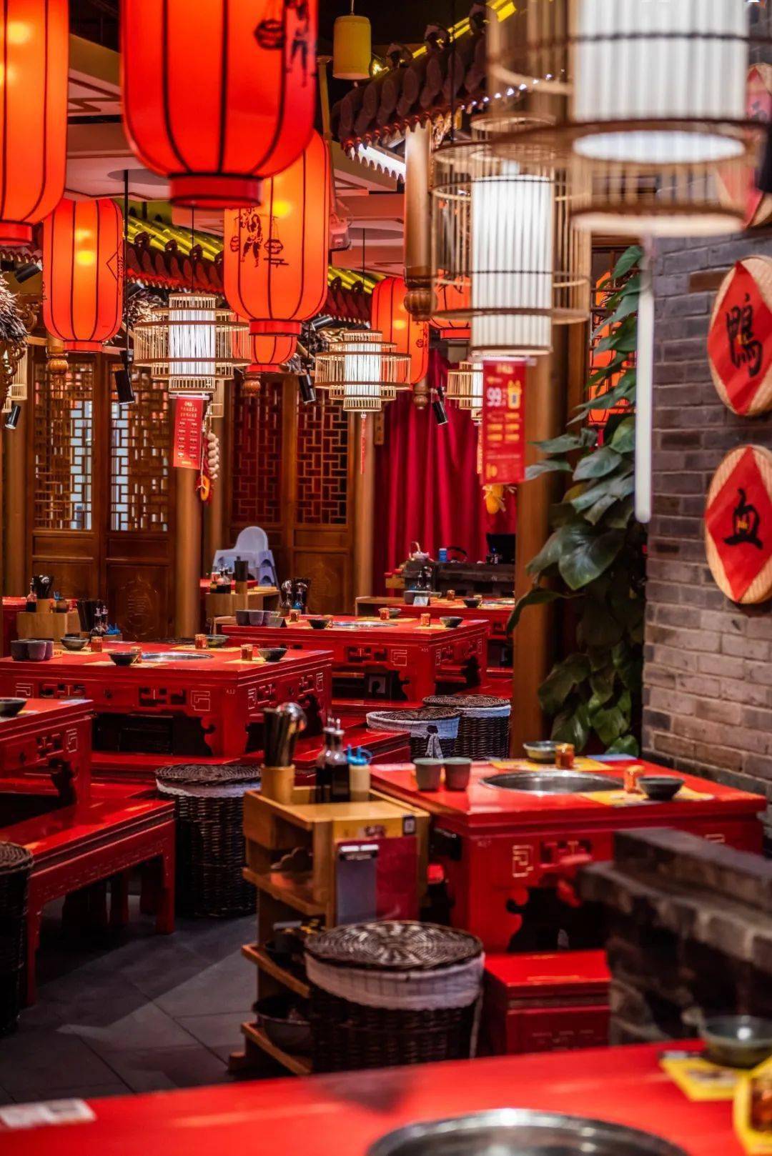 谭鸭血老火锅打浦桥日月光店丨火到爆的谭鸭血再度