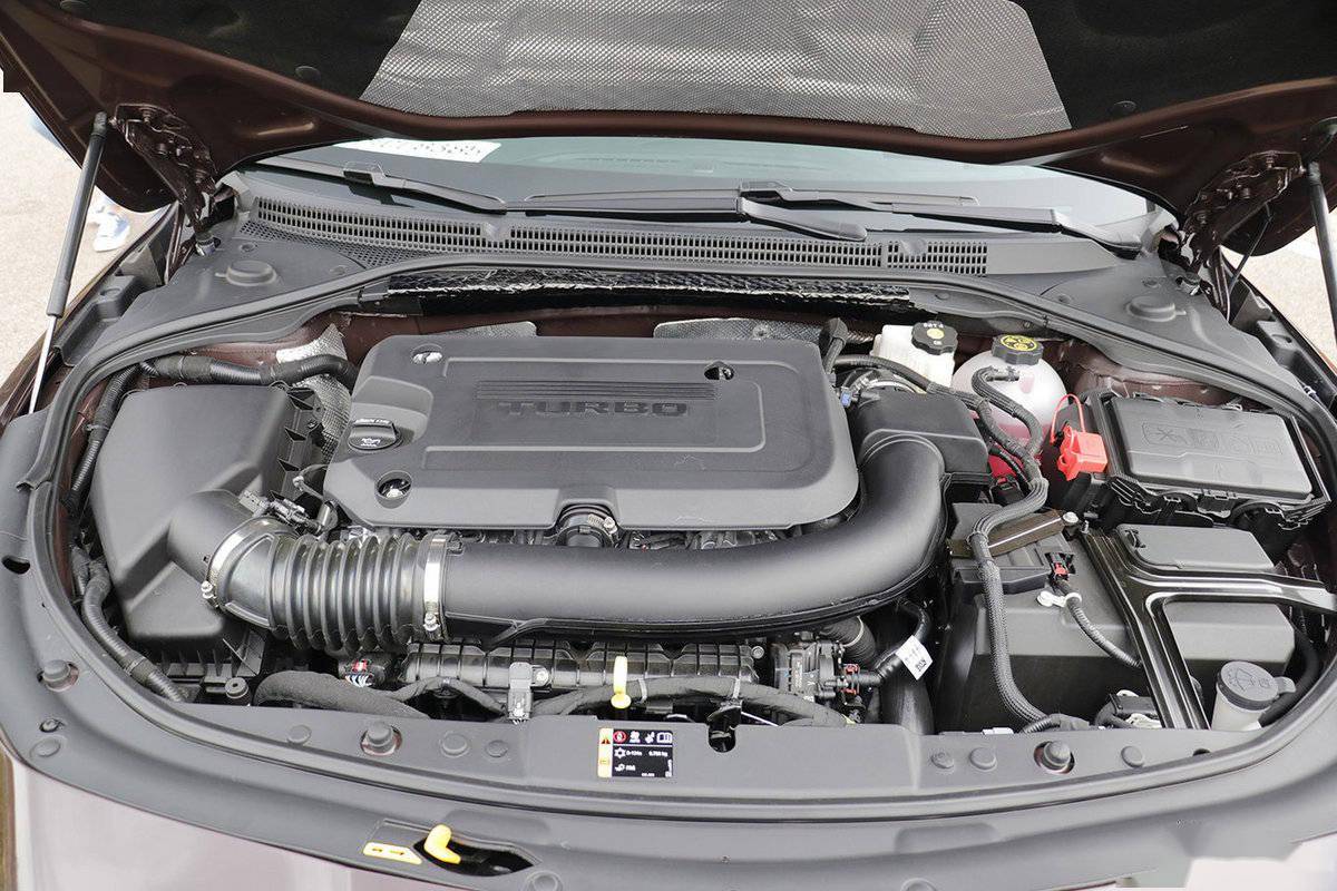 其中,发动机最大功率174kw,最大扭矩350n·m/1500-4000rpm,百公里油耗