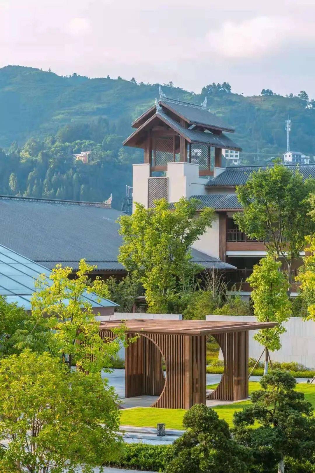 喜报石阡温泉荣获武陵山十大精品景区称号