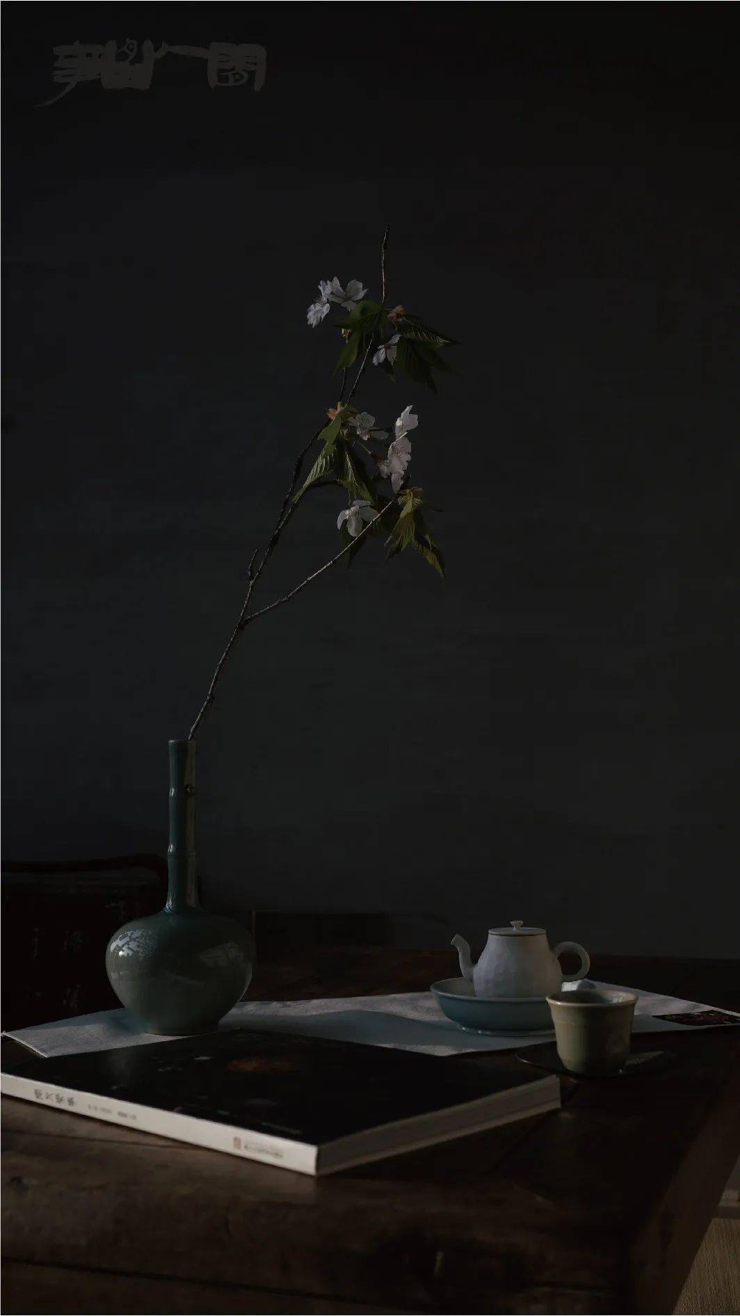 《闲人闲事·泉音销夏》:暑天执扇行远 幽泉闻茶归清