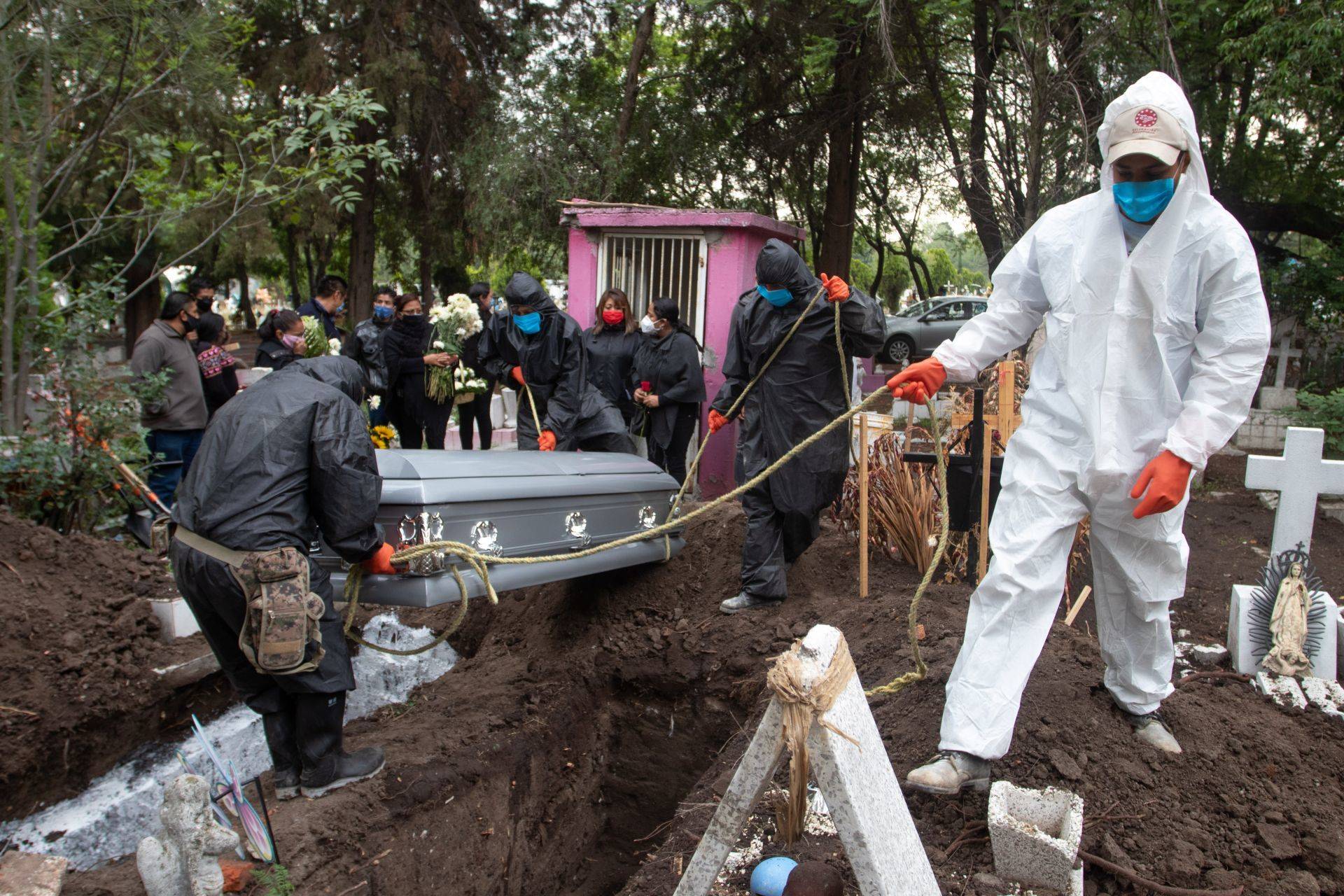 今年3月,秘鲁圣胡安的一处坟场乌加特补充说,将新冠肺炎列为死亡原因