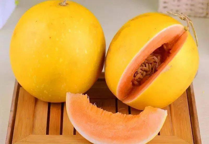 "金瓜银瓜,不如一口阎良金红脆甜瓜!