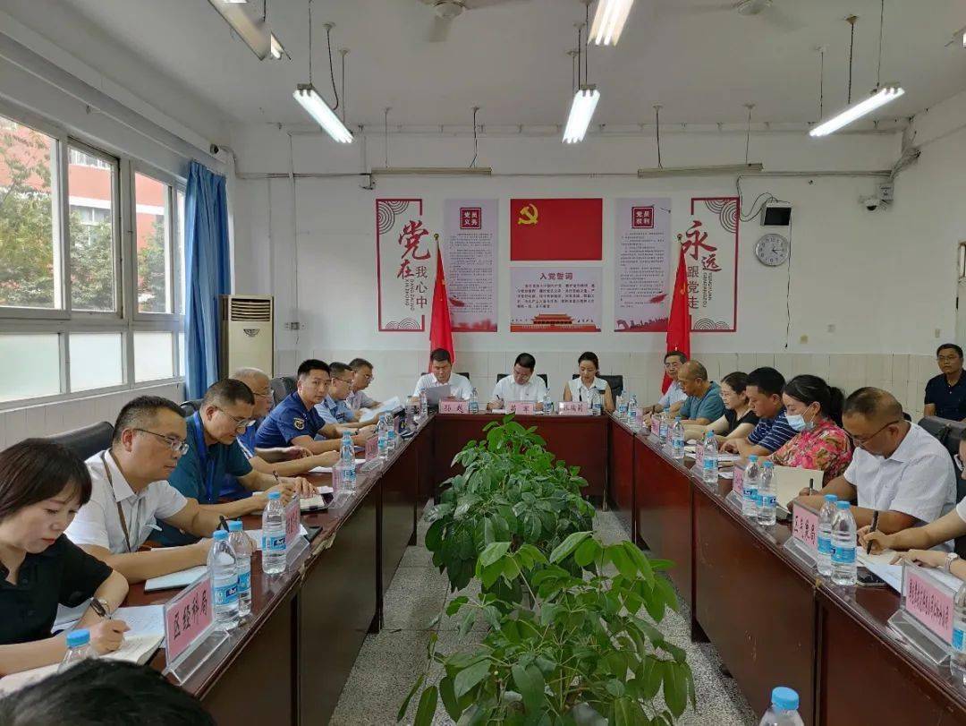 苟军检查中,高考考点准备及保考服务工作