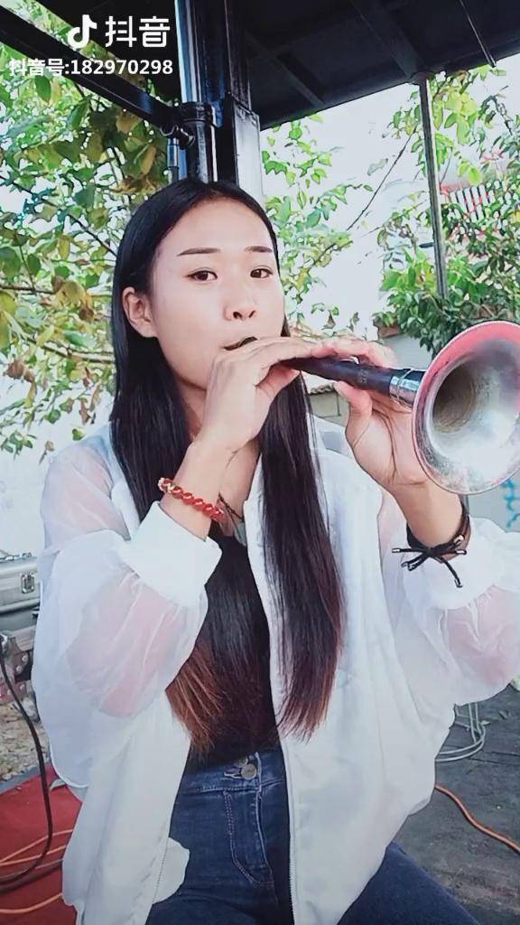 拳击那点事·2021-06-04小唢呐歌曲独奏 情意绵绵的一首歌,别人代拍