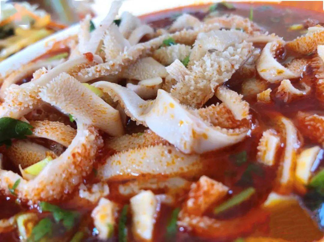 这对于吃货的胃真的是一种犒劳~吴忠的羊杂碎好吃程度在宁夏几个市中