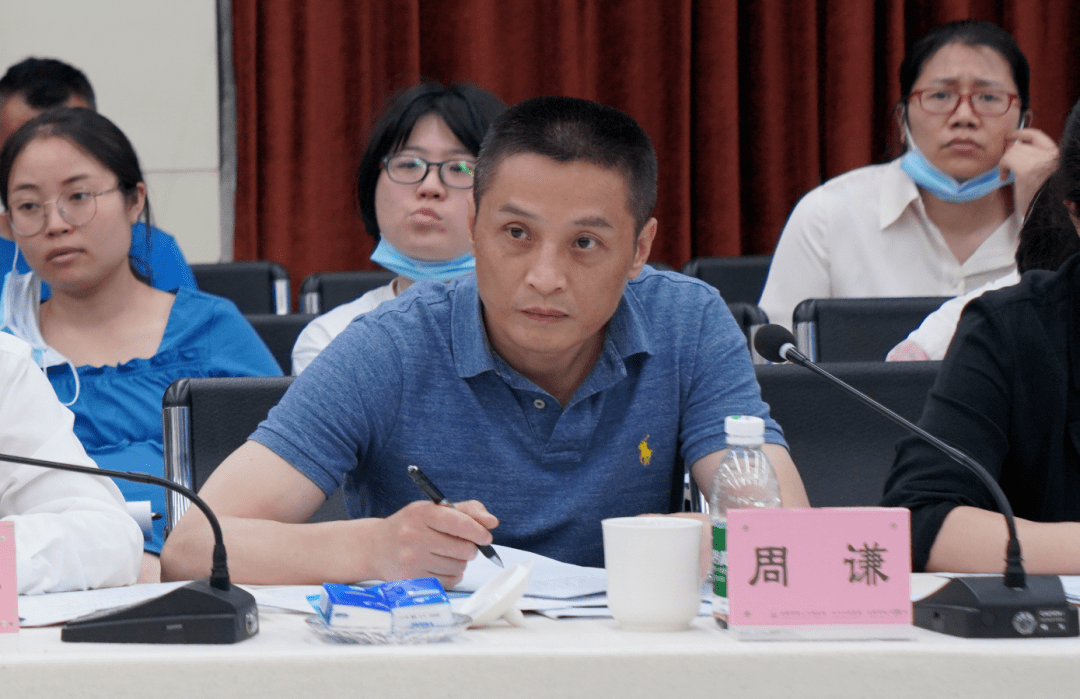 周谦院长感谢重庆医科大学邓世雄副校长及专家组对我院教学工作的指导