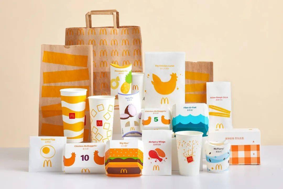 日本麦当劳换包装上面这个丑大叔是谁