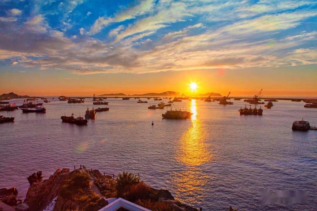 跟随迪丽热巴的脚步去未经雕琢的大鱼岙看嵊泗人私藏的六月最美夕阳