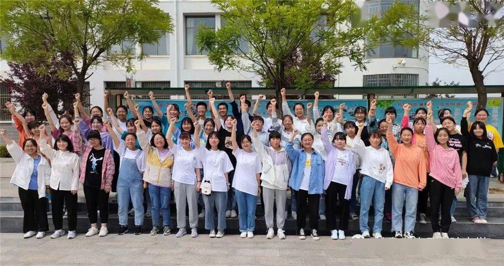 青春有梦携爱远行礼县实验中学召开2021届高中学生毕业典礼