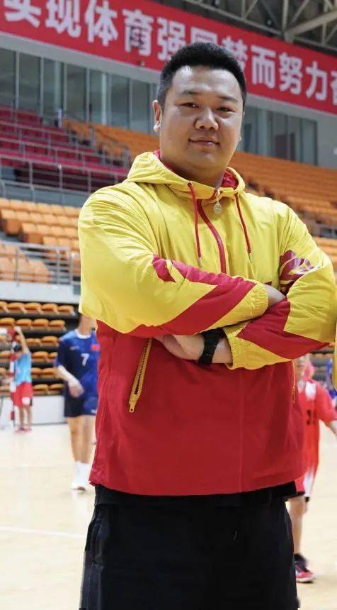 04王晓龙 党龄14年手球教练员.
