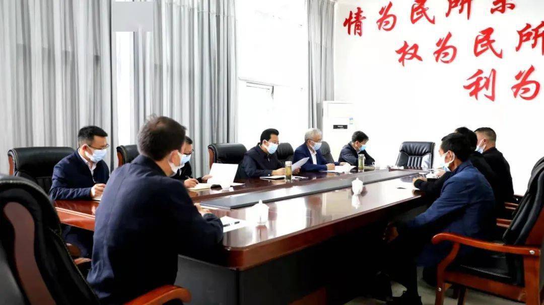 张定超到市信访局接访