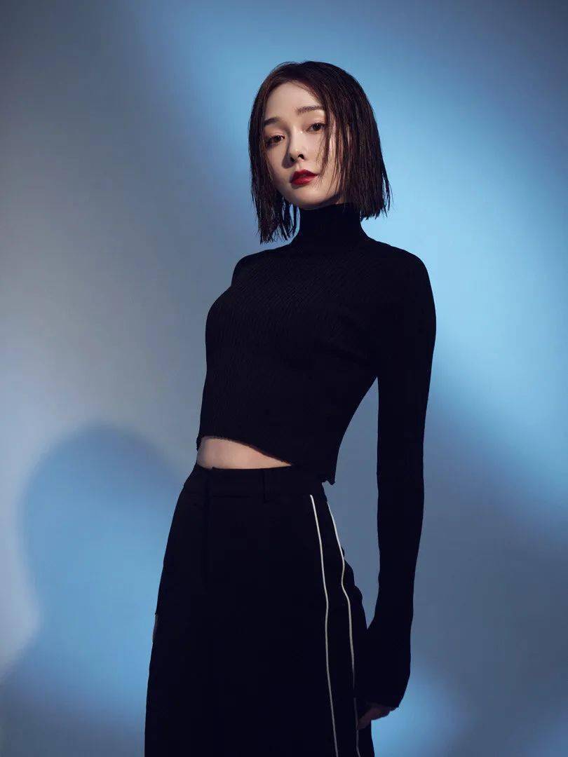 的许多待播作品还会陆续跟跟观众见面: 《理想之城》中 饰演天娜