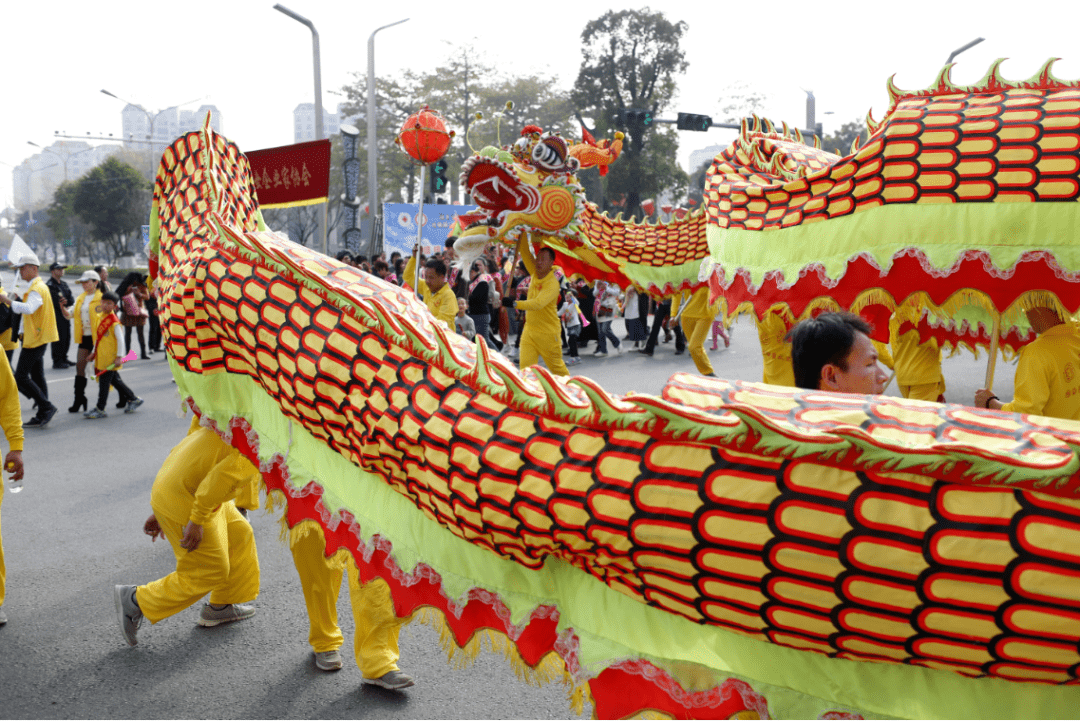 文明实践走读灯都近距离接触中山古镇六坊云龙舞